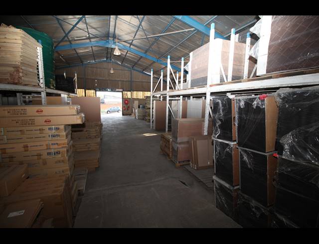 2,580M² WAREHOUSE FOR SALE IN BRAELYN